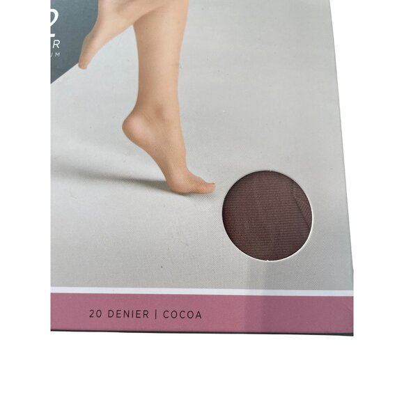 Silk Impressions Pantyhose Size Medium Light Support Sheer 2 Pair 20 Denier NEW - Picture 2 of 6